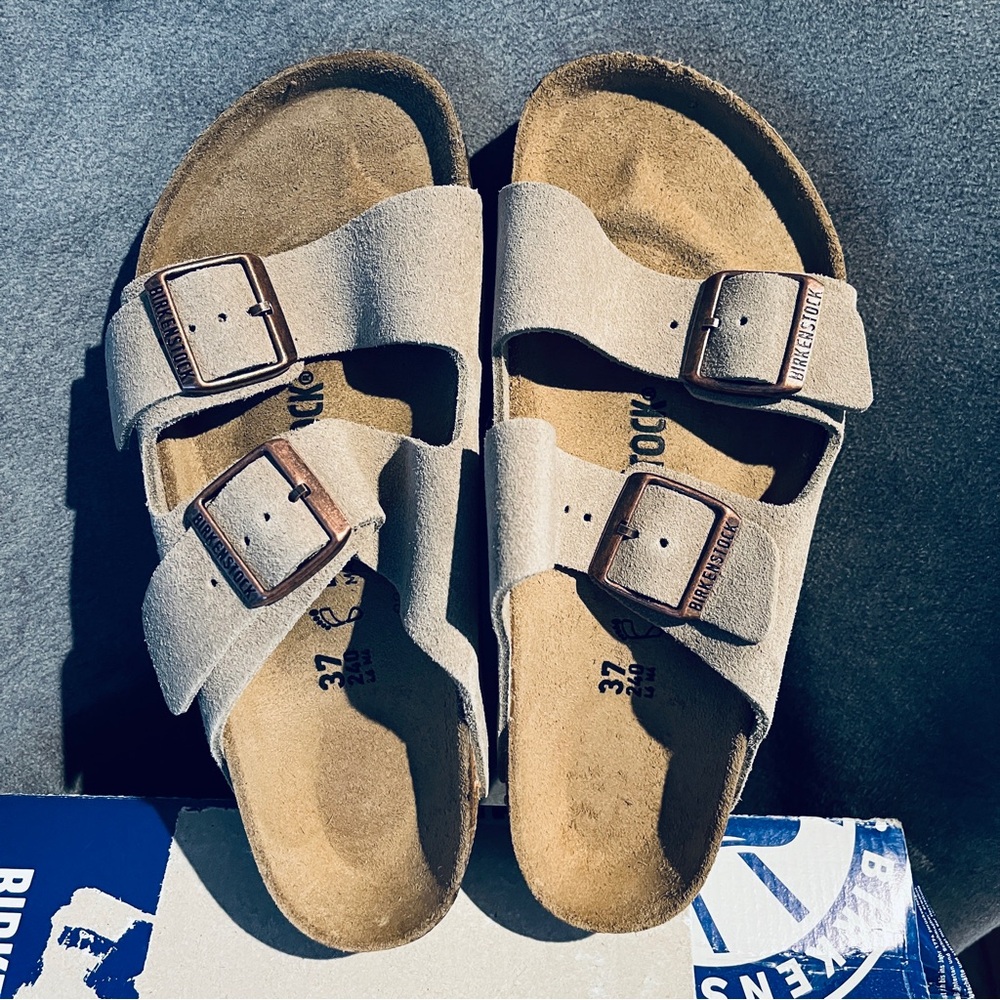 Birkenstock Women’s Arizona Sandals Taupe Suede Size 6 US